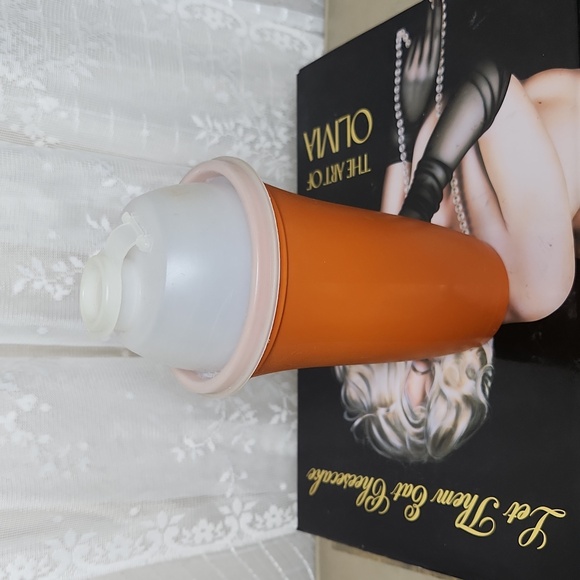 EUC Vintage 60's 70's Midcentury Tupperware Magic Mixer Shaker Orange - Picture 1 of 7